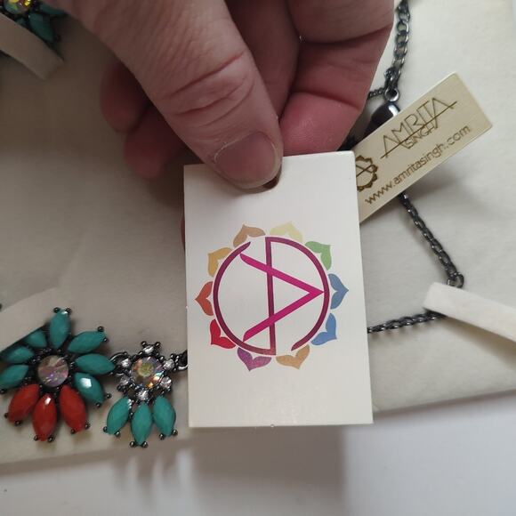 Amrita Singh ANNIE Turquoise & Coral Daisy Necklace - Picture 5 of 9